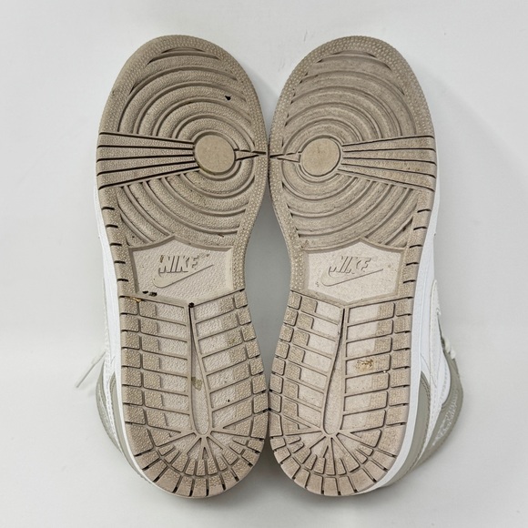 Air Jordan (GS) Air Jordan 1 Retro High 'Linen' 332148-116 size 4.5Y - Picture 6 of 9